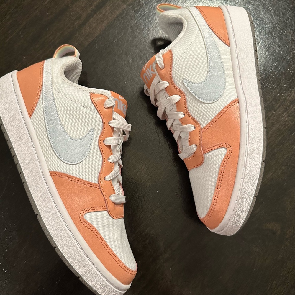 Nike Court Borough Low Sneakers